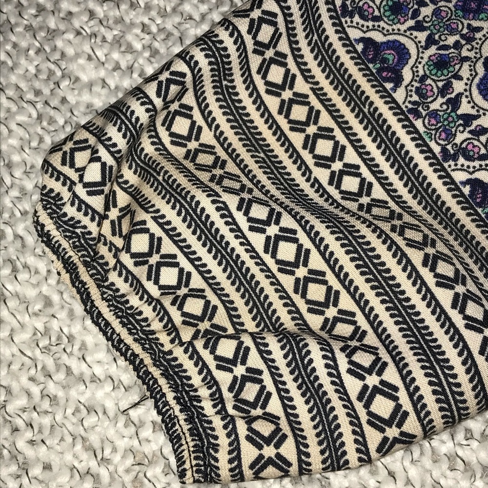 Patterned Romper - Picture 3 of 4